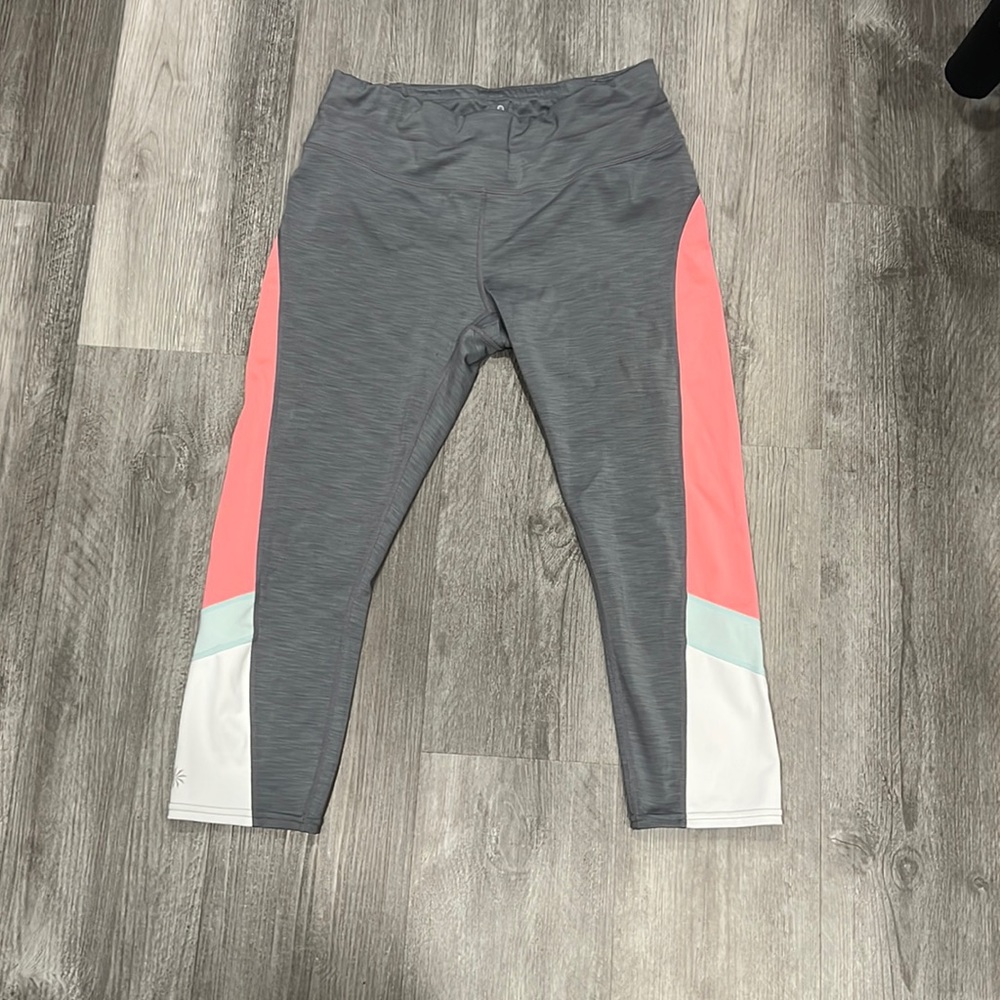Athleta cropped leggings, size M
